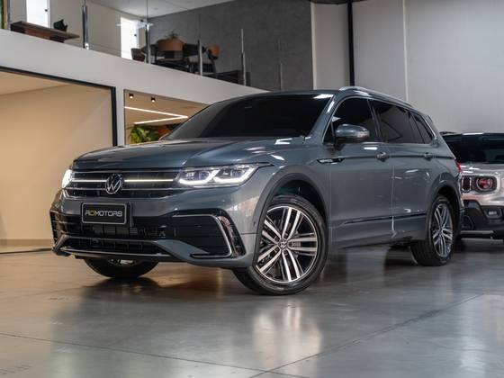VOLKSWAGEN TIGUAN 2.0 300 TSI GASOLINA ALLSPACE R-LINE AUTOMÁTICO VOLKSWAGEN TIGUAN 2.0 300 TSI GASOLINA ALLSPACE R-LINE AUTOMÁTICO